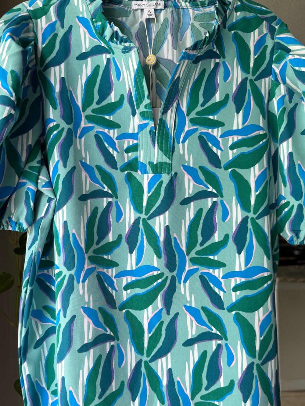 Mary Square Green Leaf-Print Short Sleeve Blouse